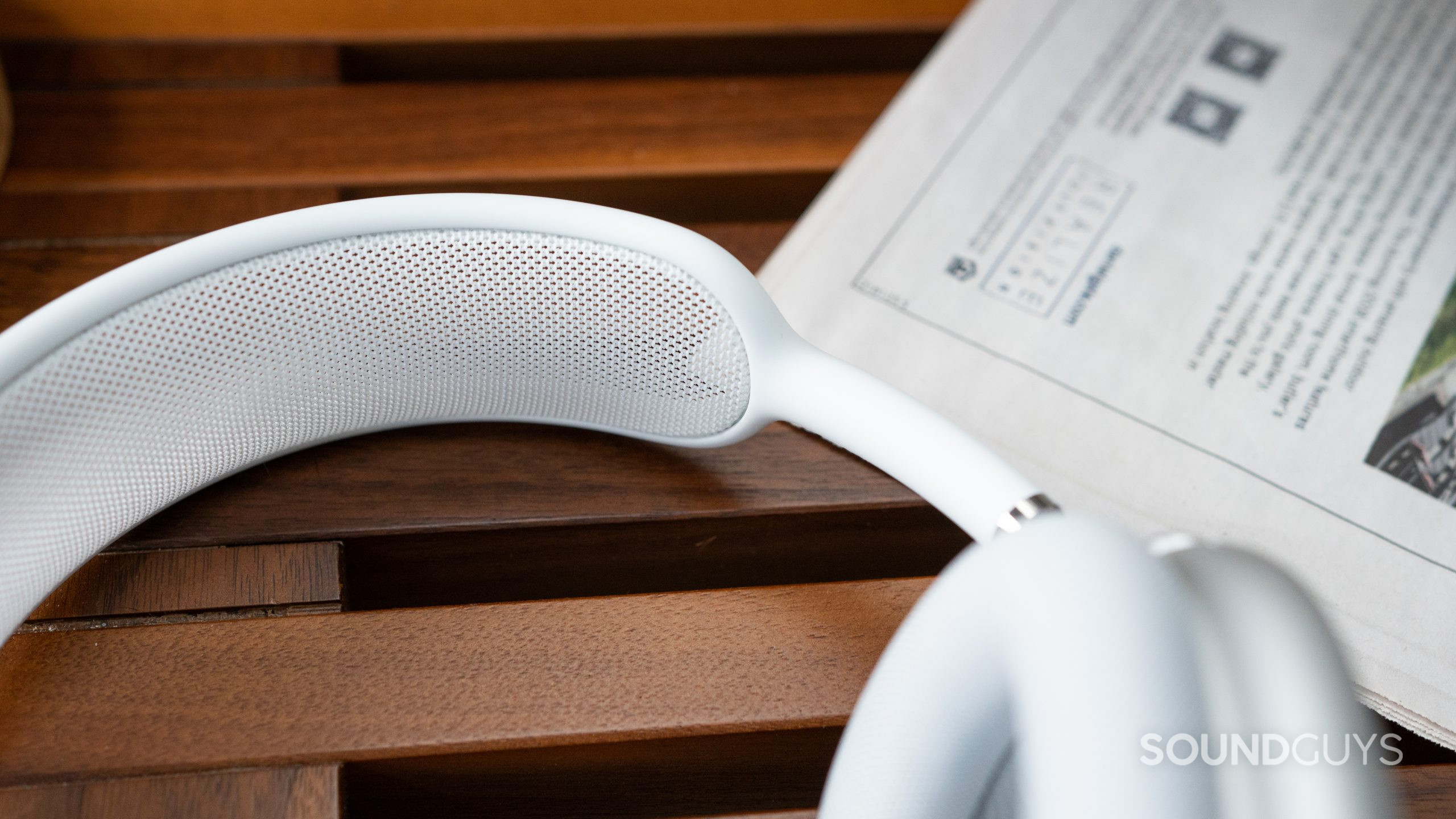Apple AirPods Max fabric headband. The headband of the Apple AirPods Max.