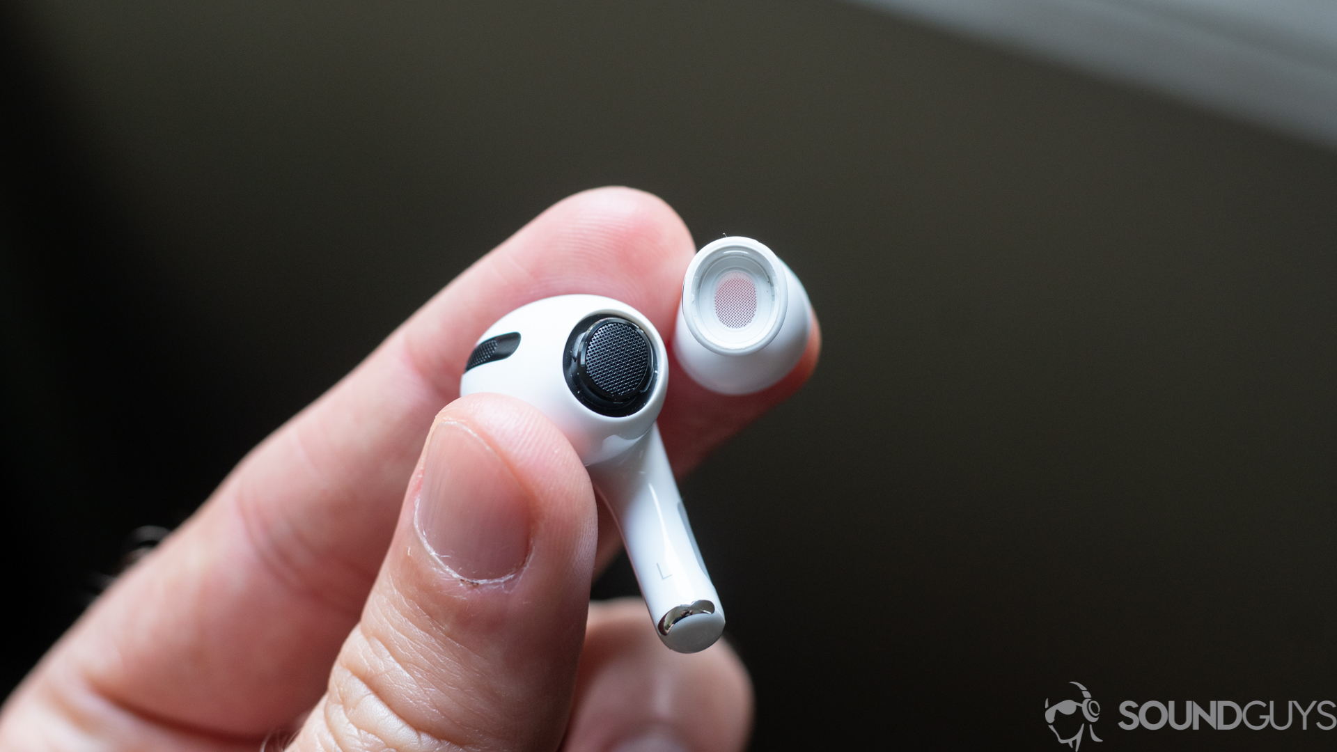 Apple AirPods Pro-13 A picture of the AirPods Pro earbud with the silicone sleeve removed to reveal the nozzle.