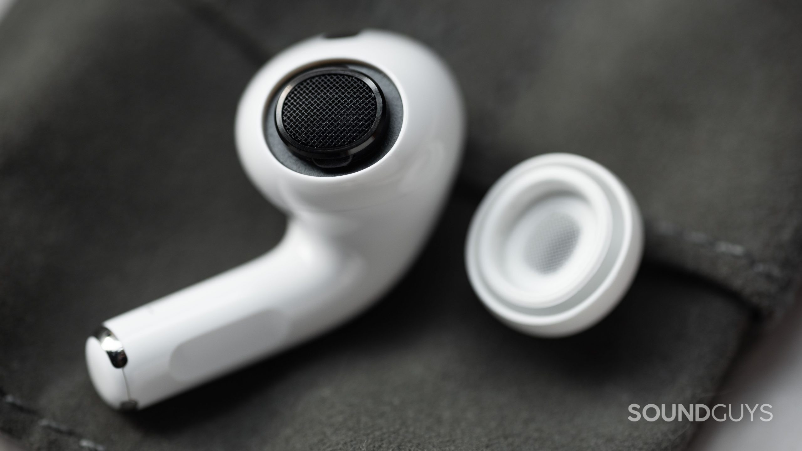 Apple AirPods Pro (2nd generation) true wireless earbuds ear tips-2 The Apple AirPods Pro (2nd generation) ear tip separated from the housing.