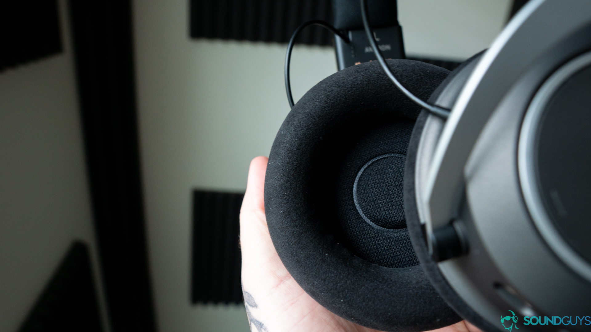 Beyerdynamic Amiron Wireless-5 Best on-ear headphones: An image of the Amiron Wireless in the hand