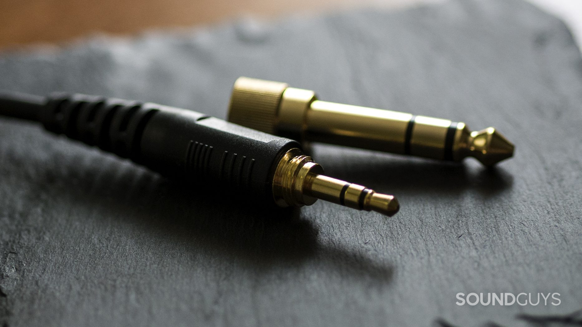 beyerdynamic-DT-880-pro-plug The Beyerdynamic DT 880 PRO connectors and adapters.