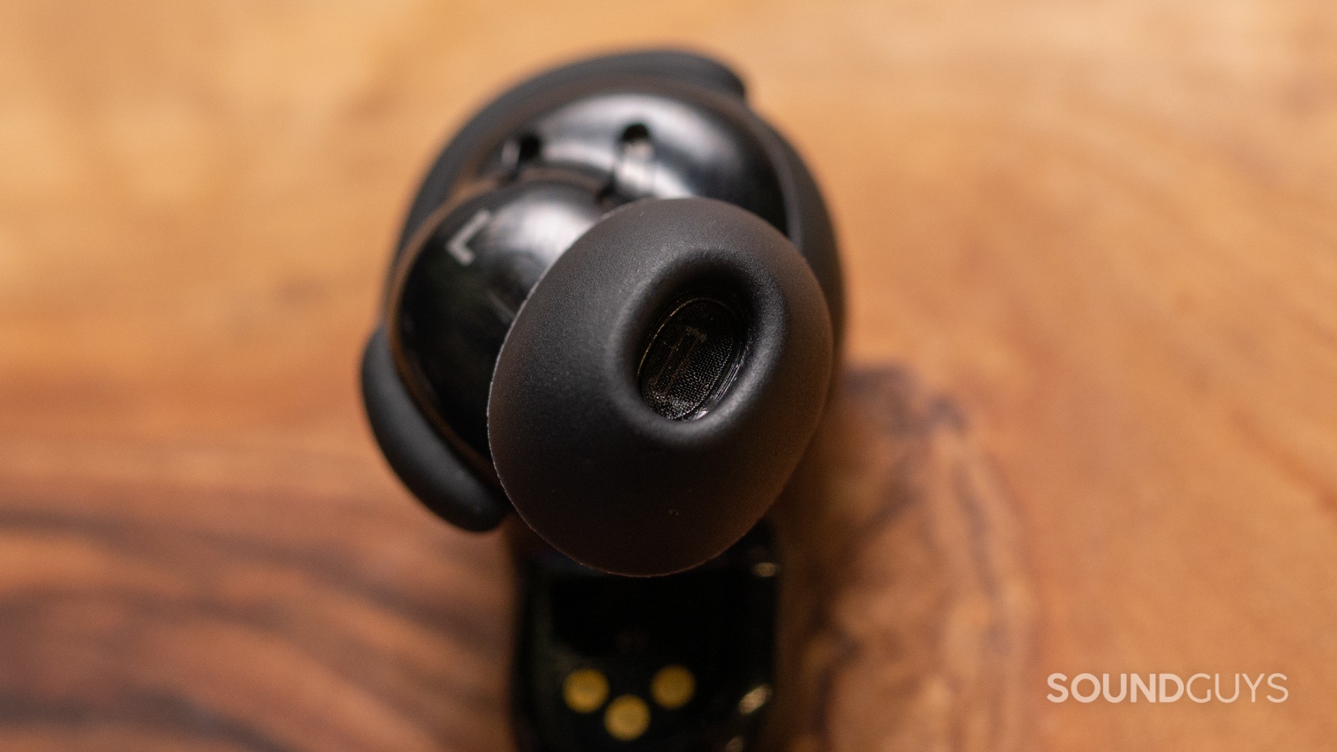bose-quietcomfort-ultra-earphones-nozzle The ovoid nozzle of the Bose QuietComfort Ultra Earphones.