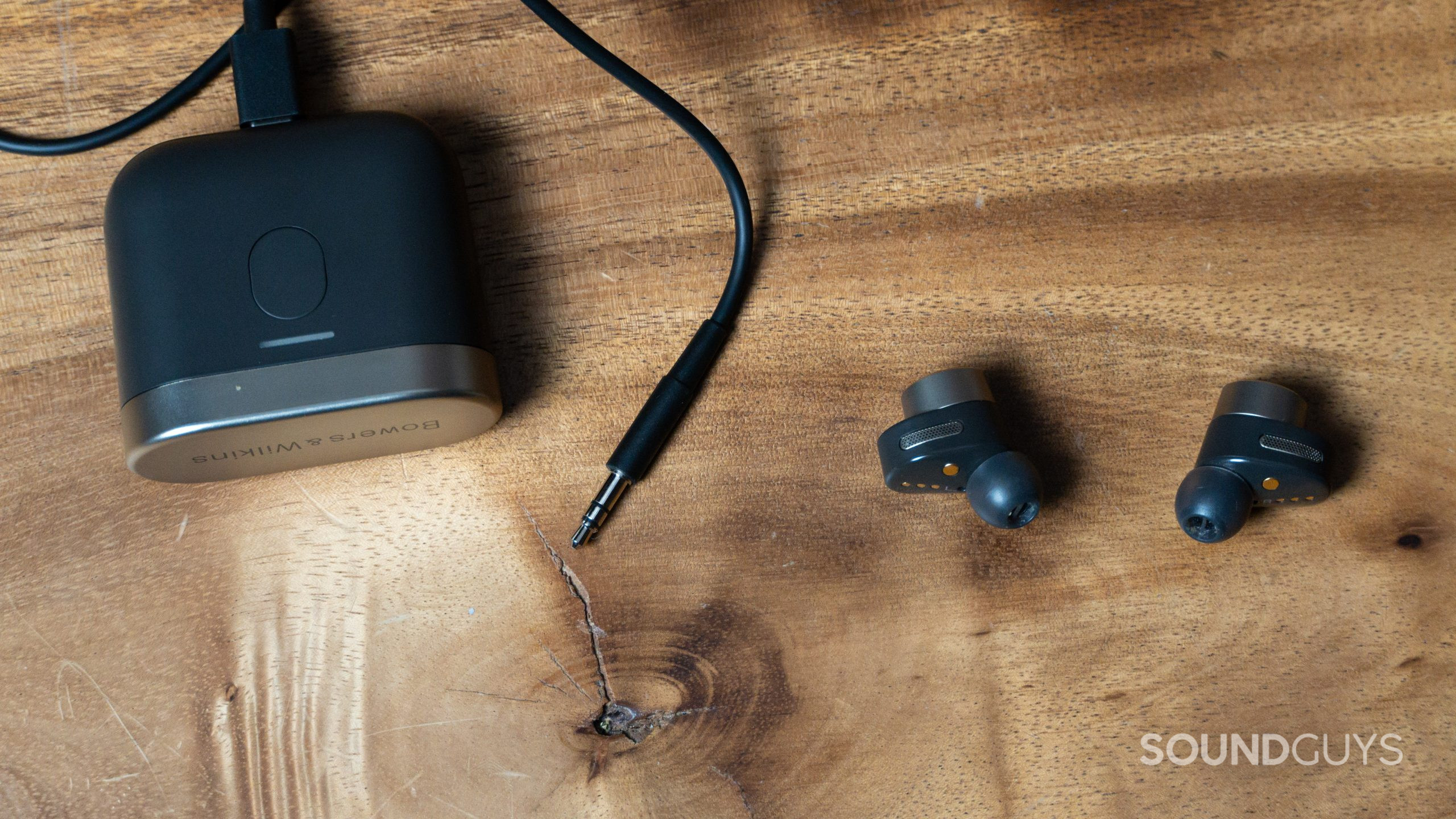 Bowers-and-Wilkins-PI7-wireless-transmitter Bowers and Wilkins PI7 connected to 3.5mm audio jack.