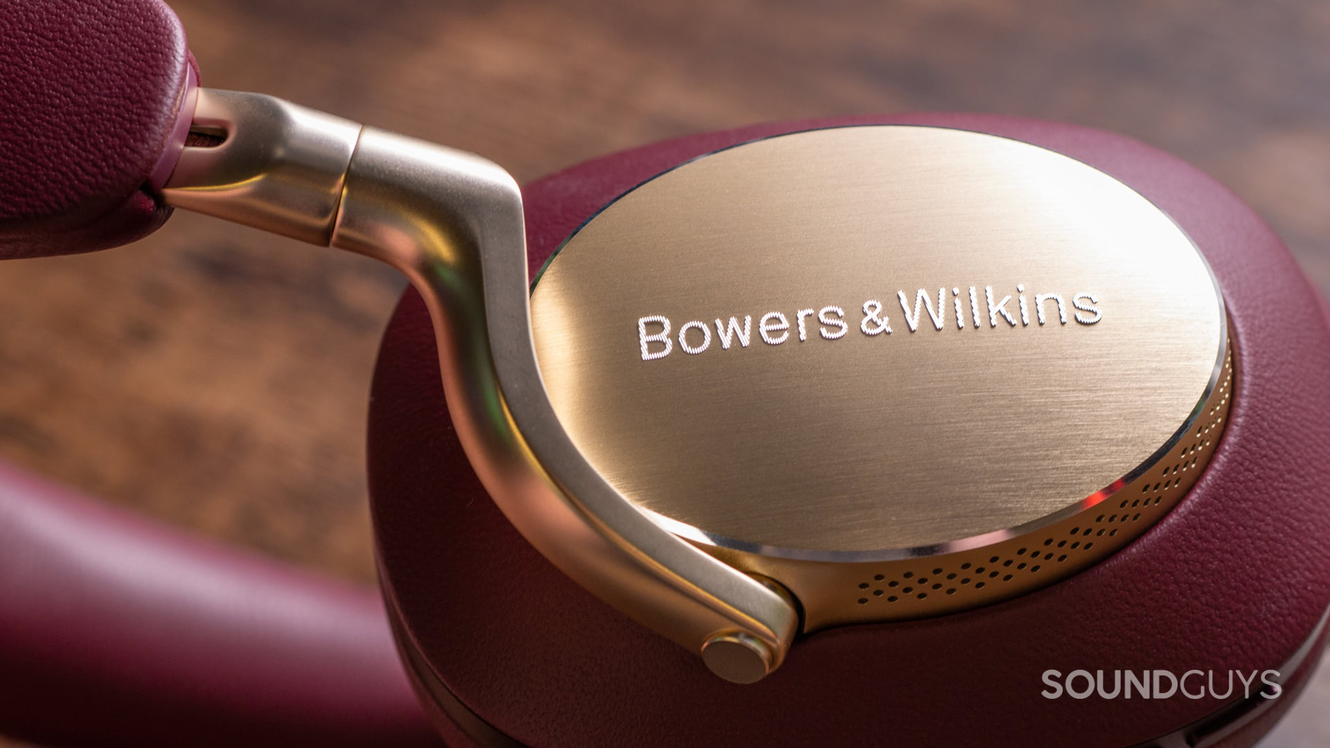 bowers-and-wilkins-px8-yoke A photo of the back of the Bowers & Wilkins PX8's ear cups.