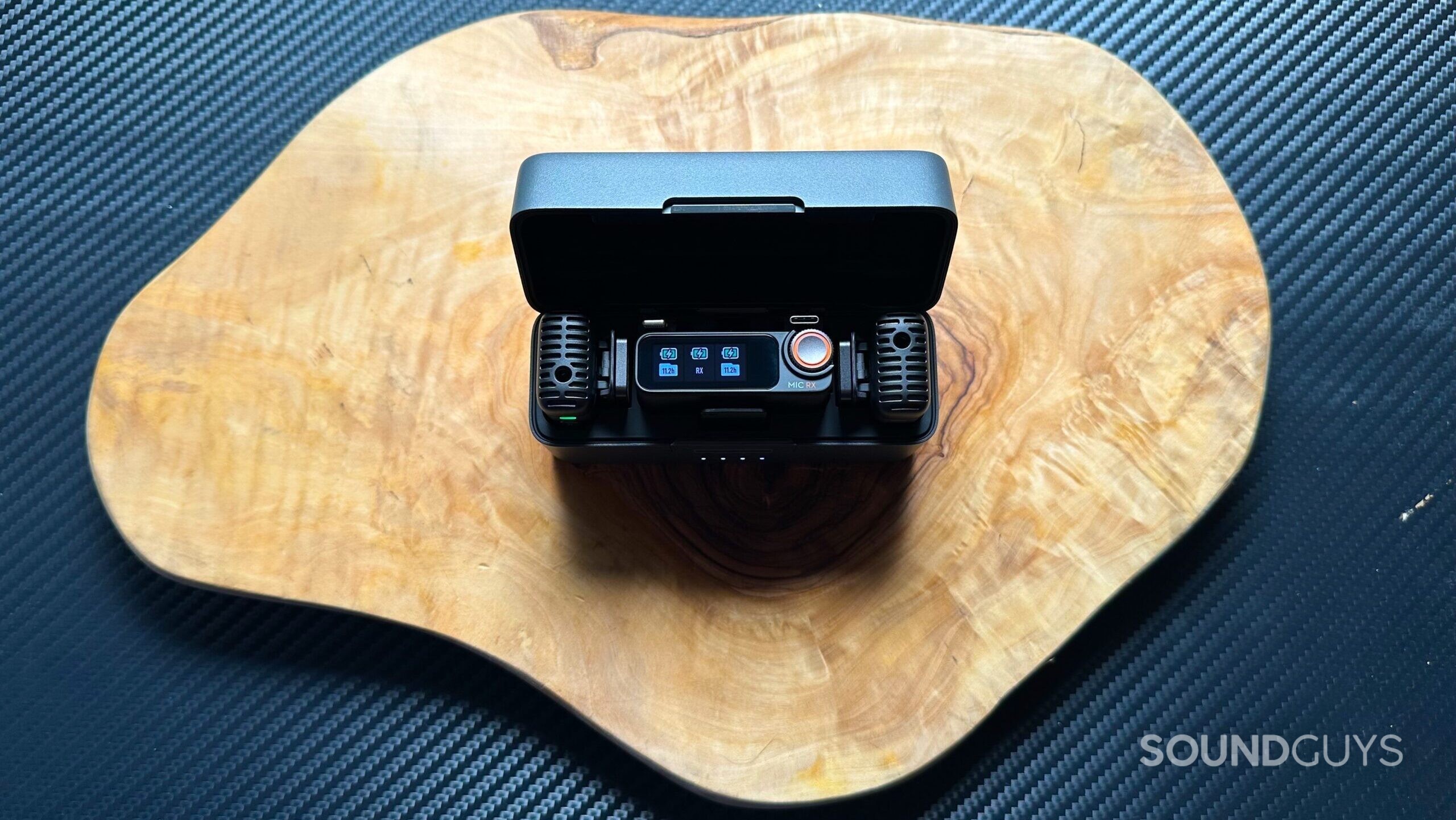 DJI MIC 2 open charging case