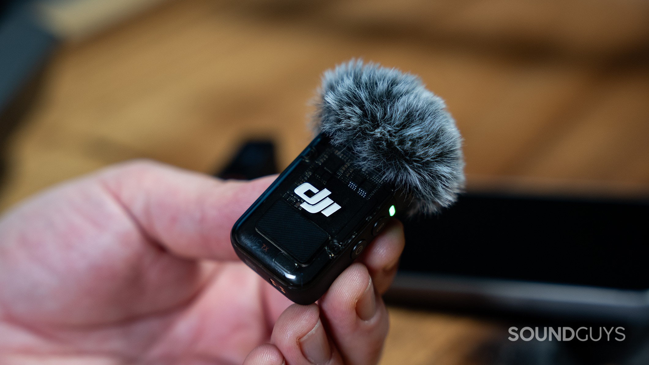 DJI Mic 2 wind cover hand