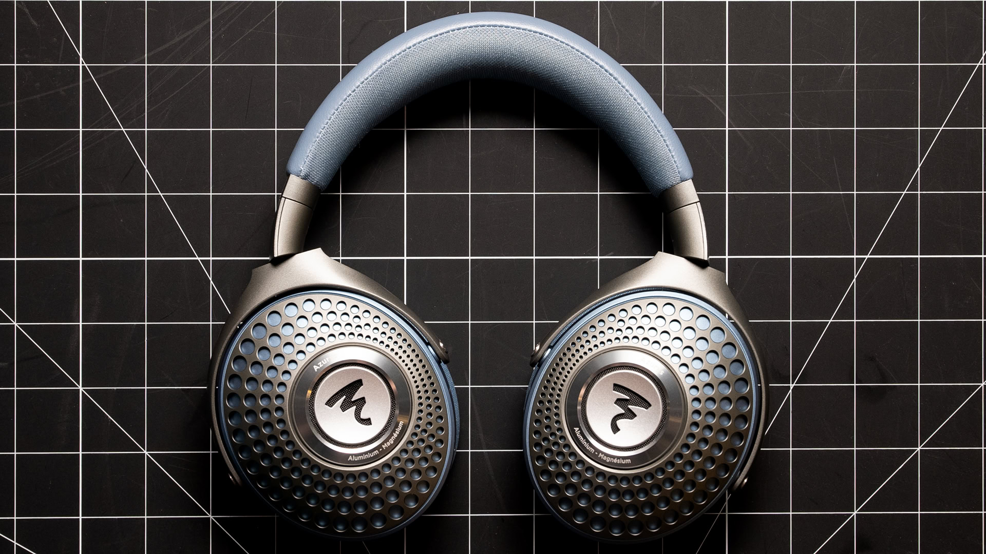 focal-azurys-back