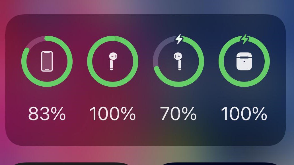 iphone widgets battery life airpods iPhone widgets screen showing the battery life of airpods and case