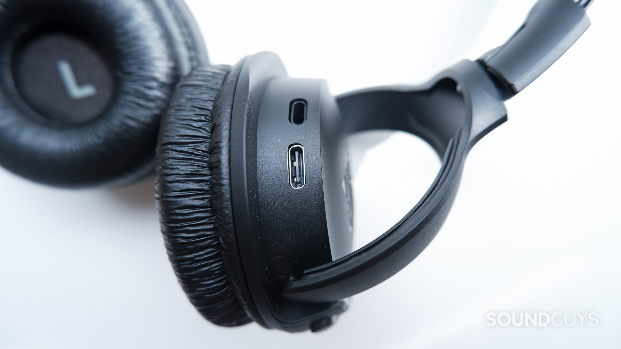 JBL-tune-510bt-charging-port The USB-C port on the right ear cup of the JBL Tune 510BT.