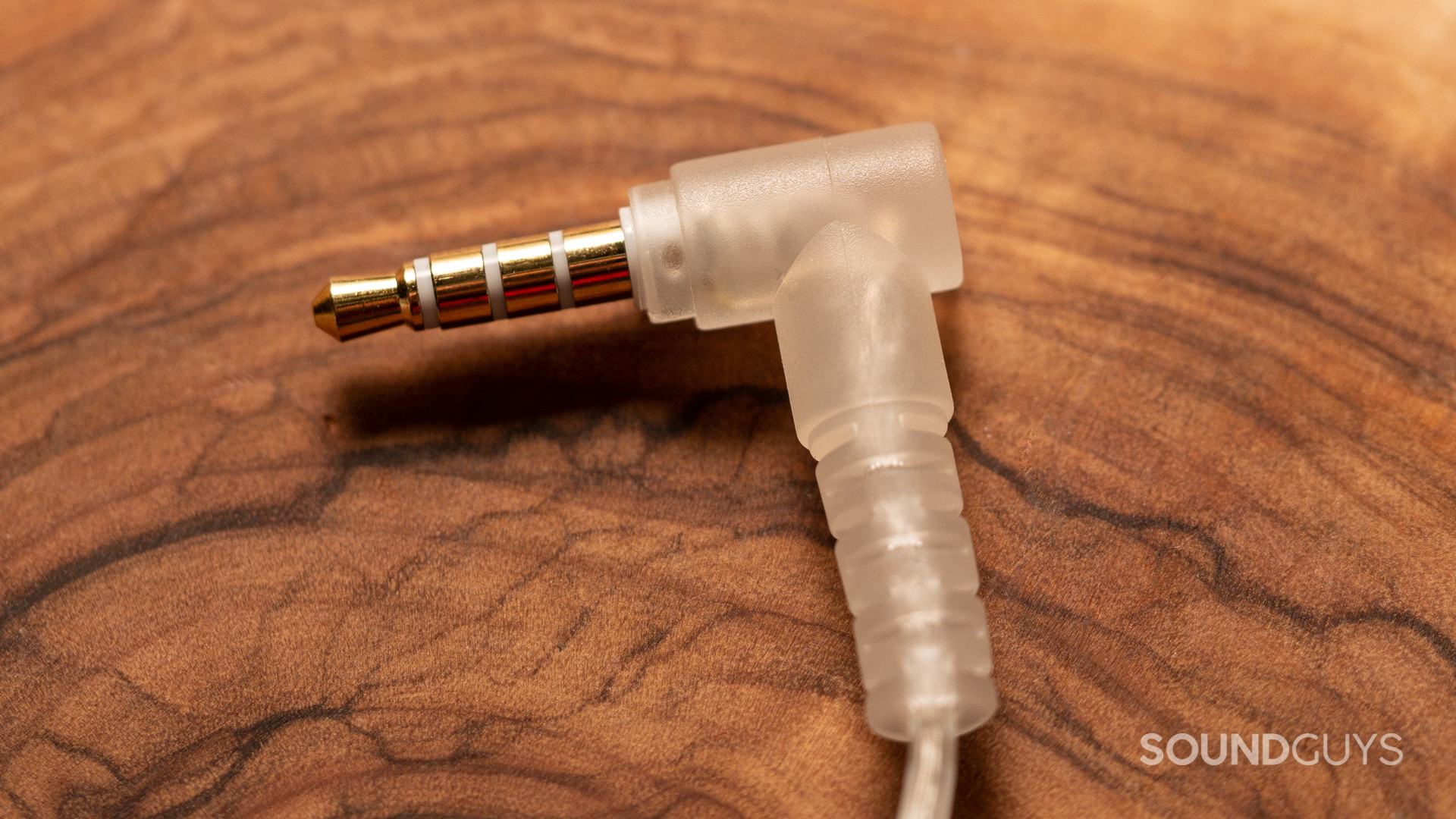 kz-zs10-pro-plug A close-up photo of the KZ ZS10 Pro's 3.5mm TRRS plug.