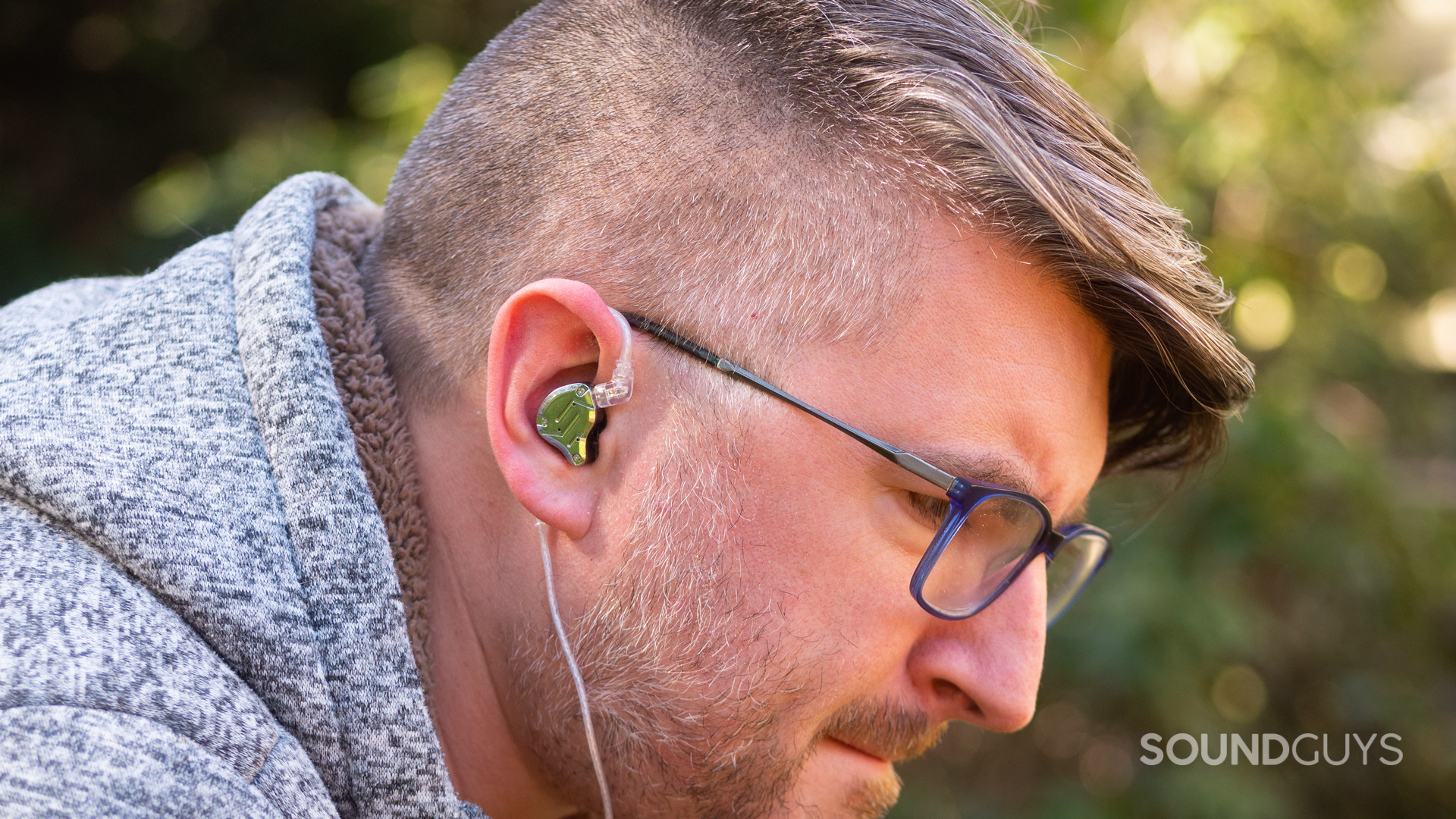 kz-zs10-pro-wear KZ ZS10 Pro IEMs