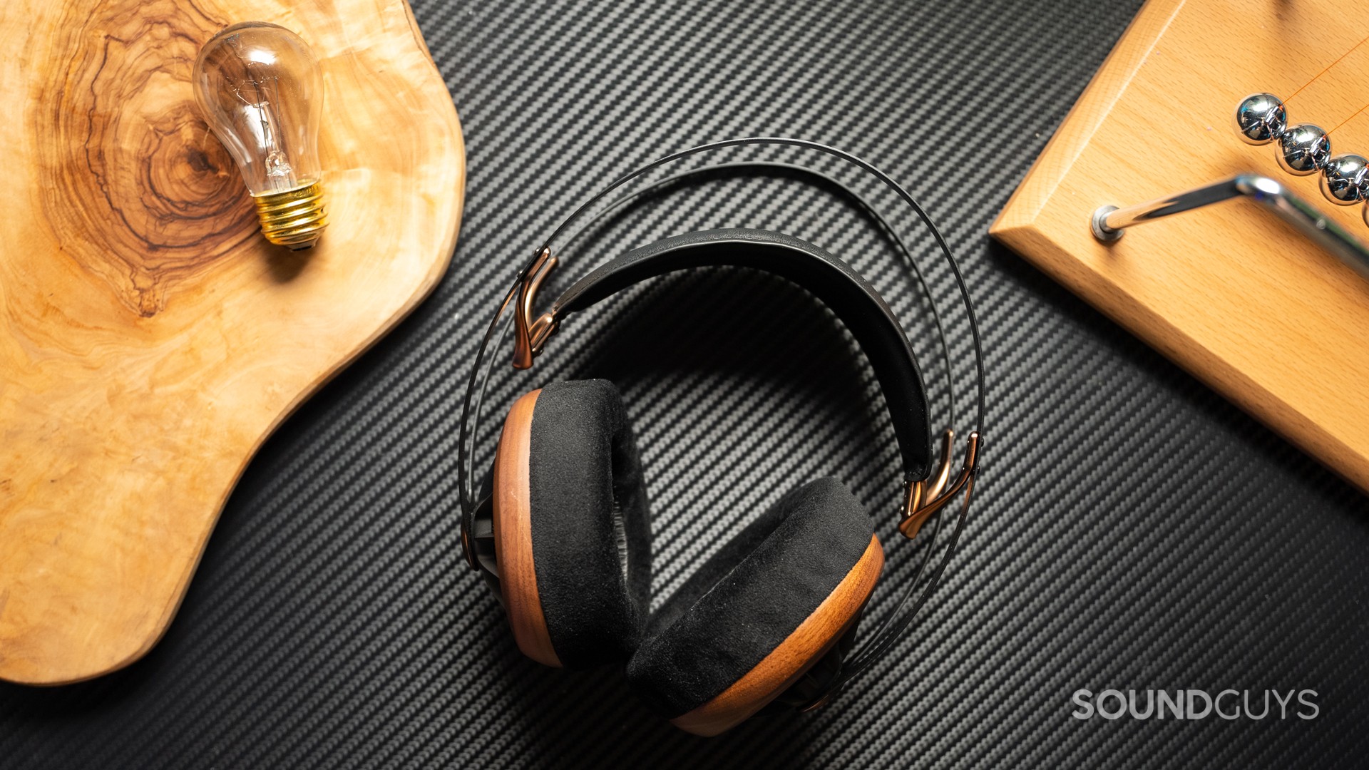 meze-audio-109-hero Meze 109 Pro.