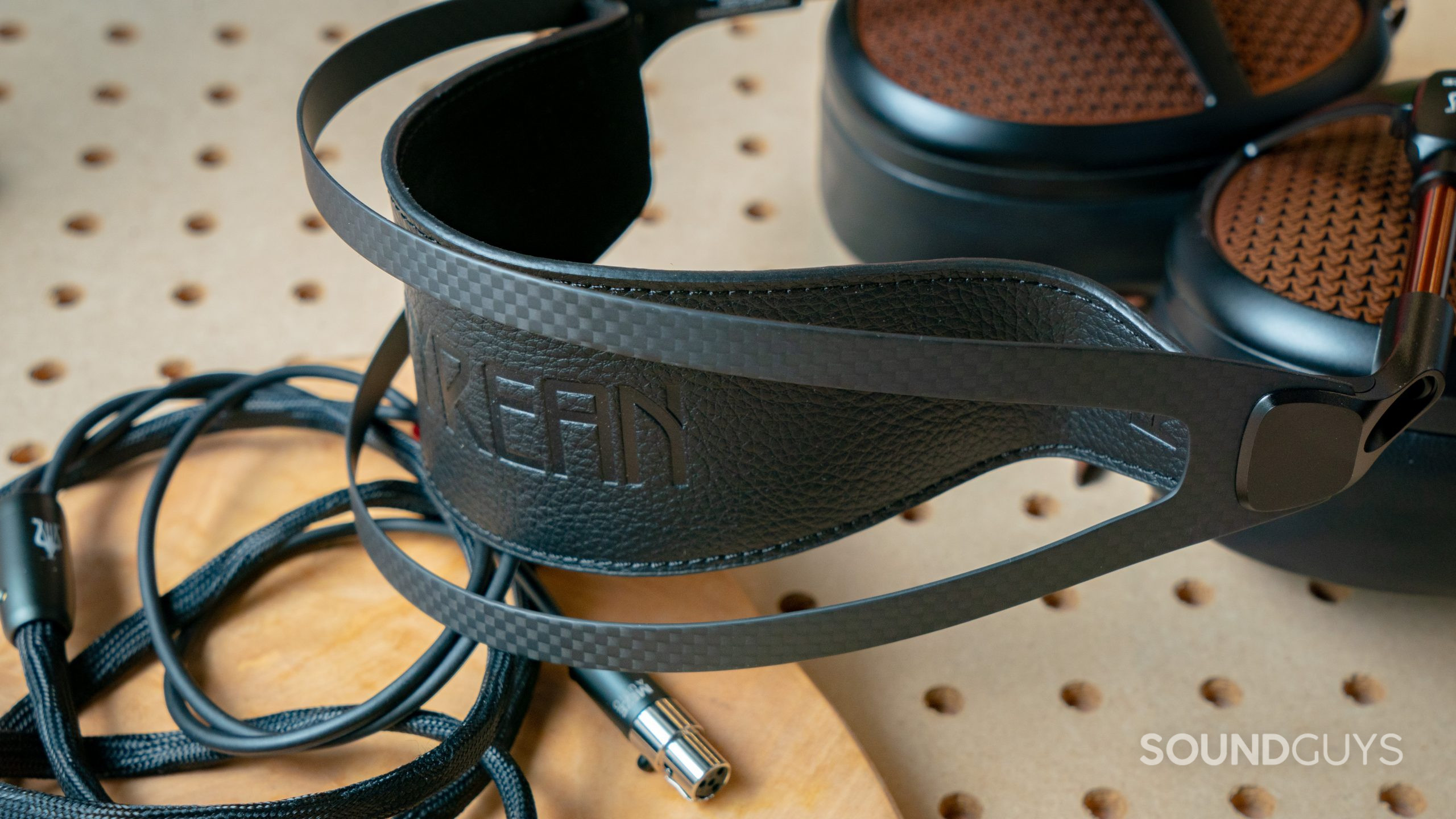 Meze Audio Empyrean Headband Image #1 Meze Audio Empyrean headband detail