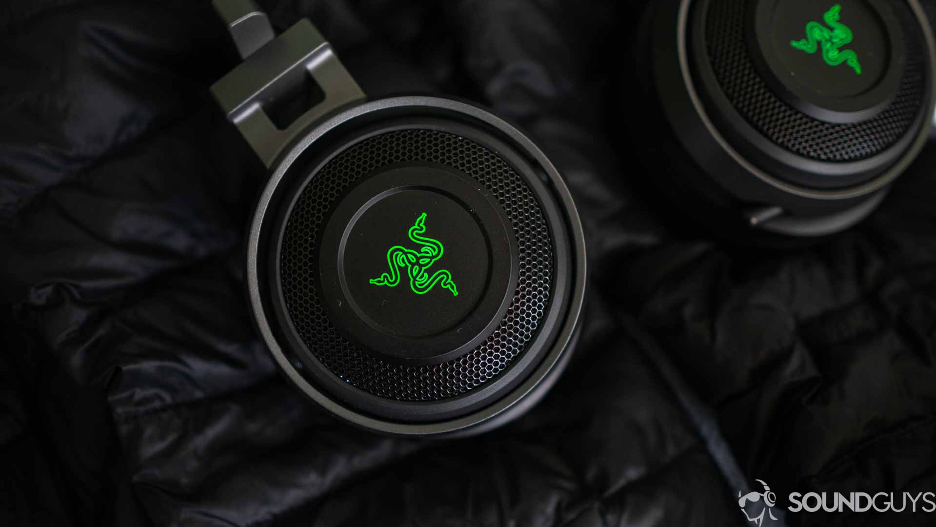 Razer Nari Ultimate-1 A picture of the glowing logo of the Razer Nari Ultimate