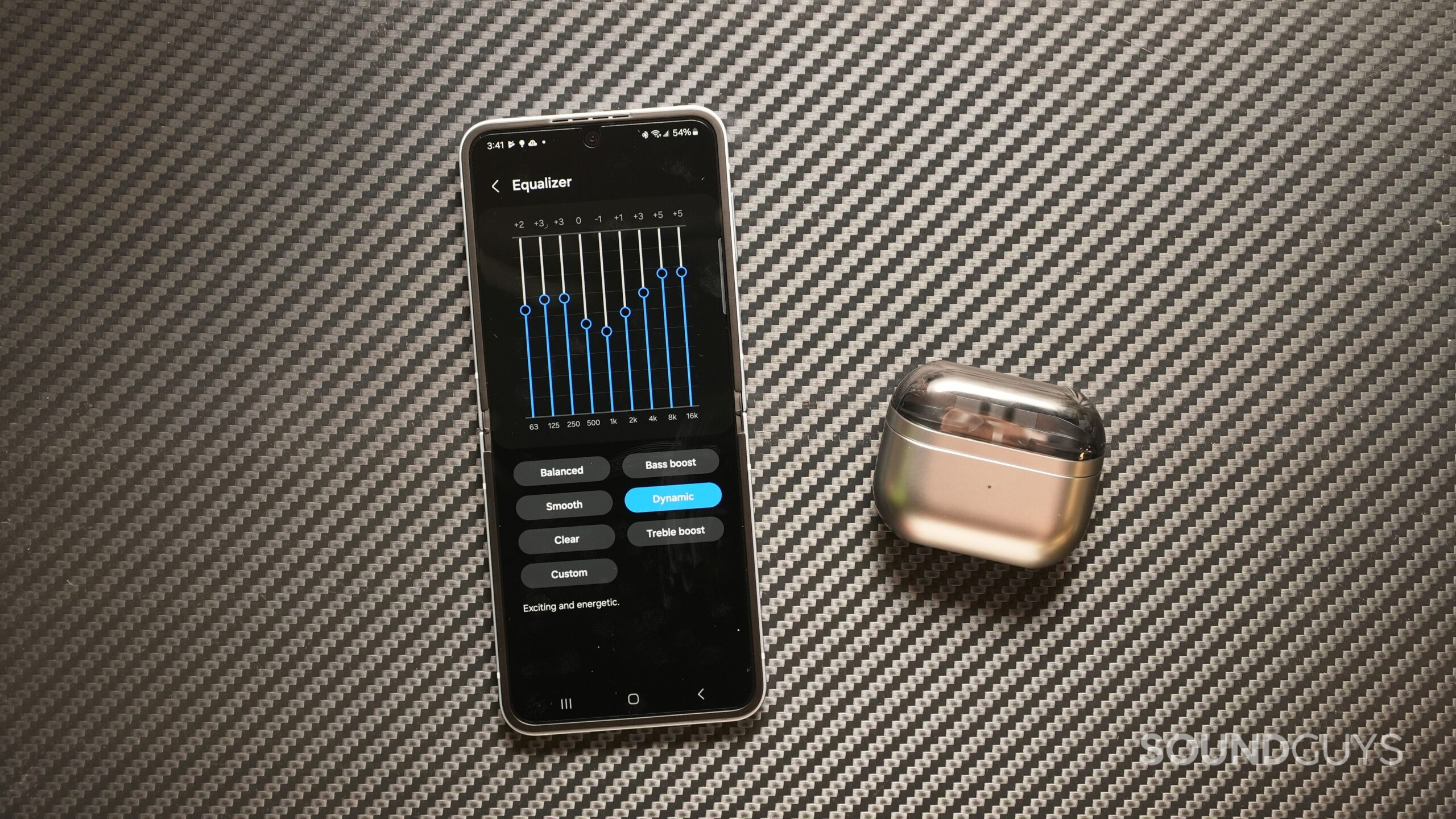 Samsung Galaxy Flip6 equalizer with Galaxy Buds3 Pro Samsung Galaxy Flip6 equalizer with Galaxy Buds3 Pro