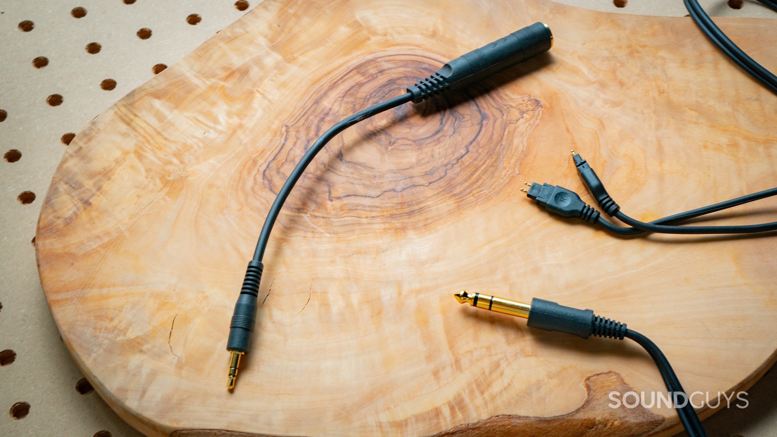 Sennheiser HD650 Cable Image #1 Sennheiser HD650 cable ends viewed on a desk