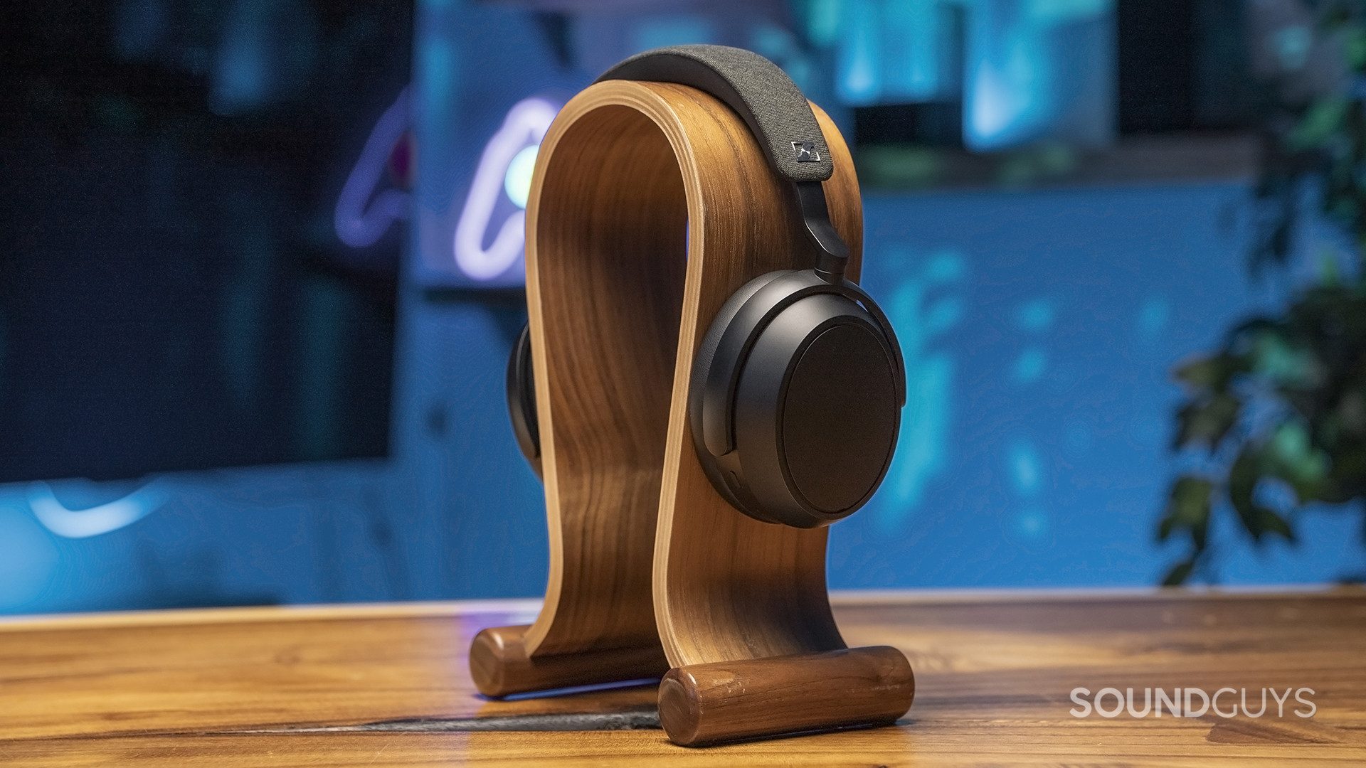 sennheiser-momentum-4-wireless-stand The Sennheiser momentum 4 wireless sits on a headphone stand
