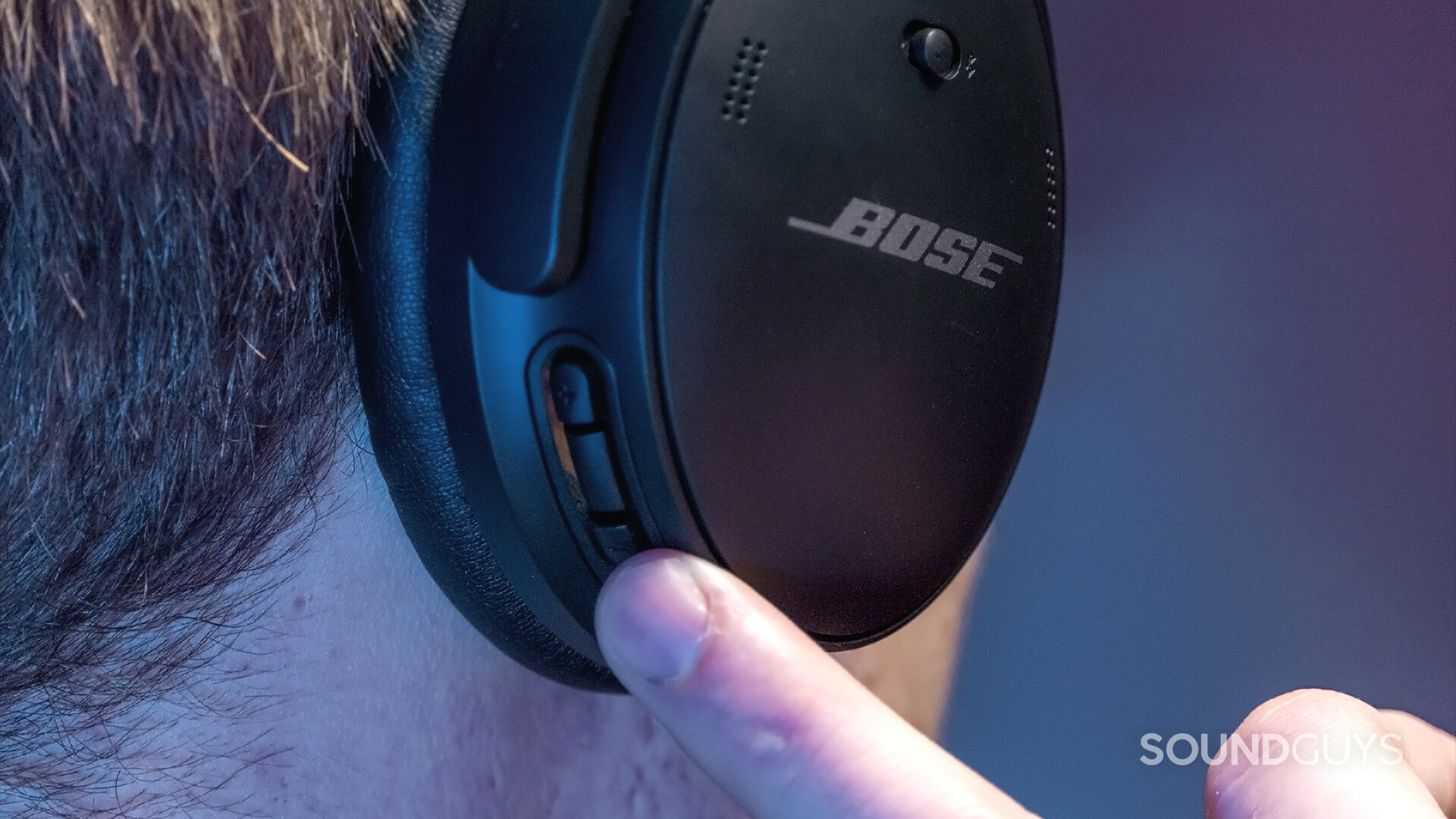SG_Bose QuietComfort 45_13 A photo of the back of the Bose QuietComfort 45's ear cups, along with the control cluster.