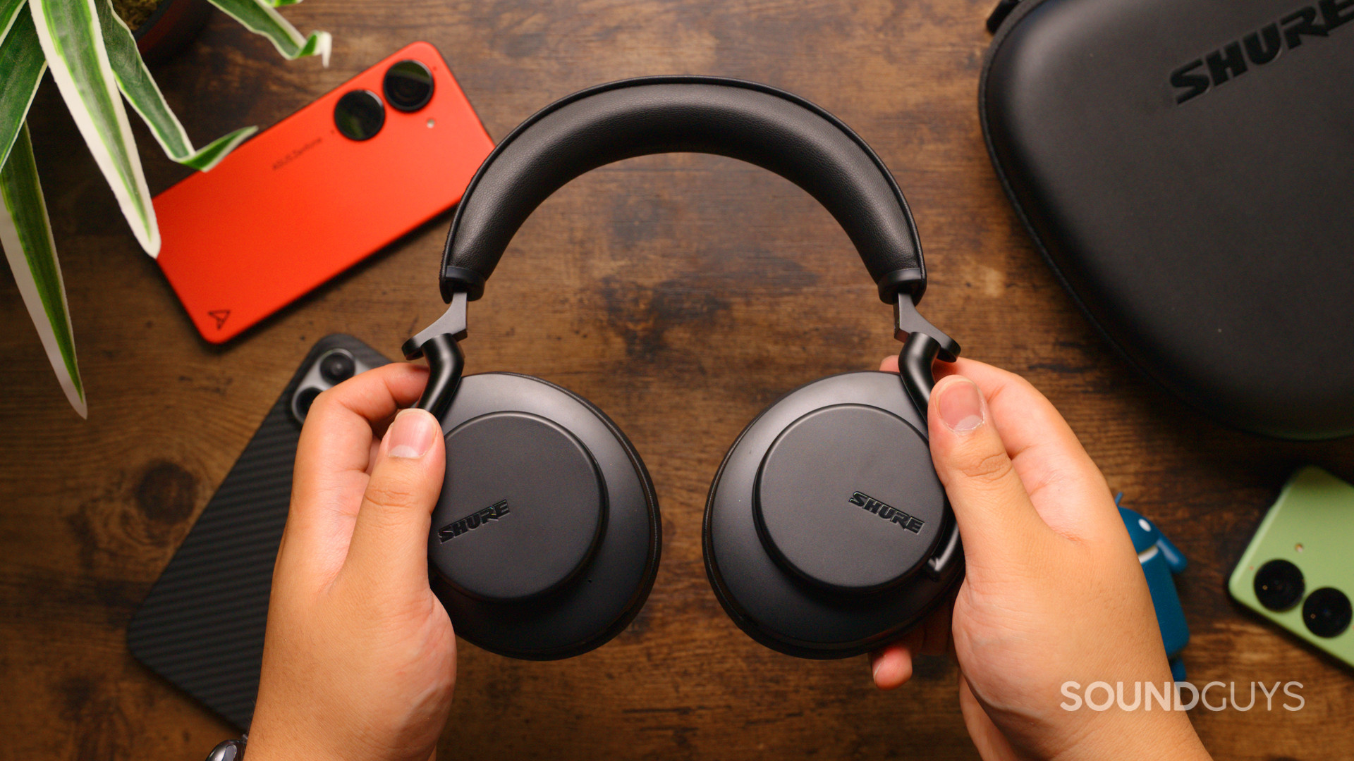Shure-AONIC-50-2nd-Gen-Ear-Cups-Flat-Down The Shure AONIC 50 (2nd Gen) fold flat for easy travel.