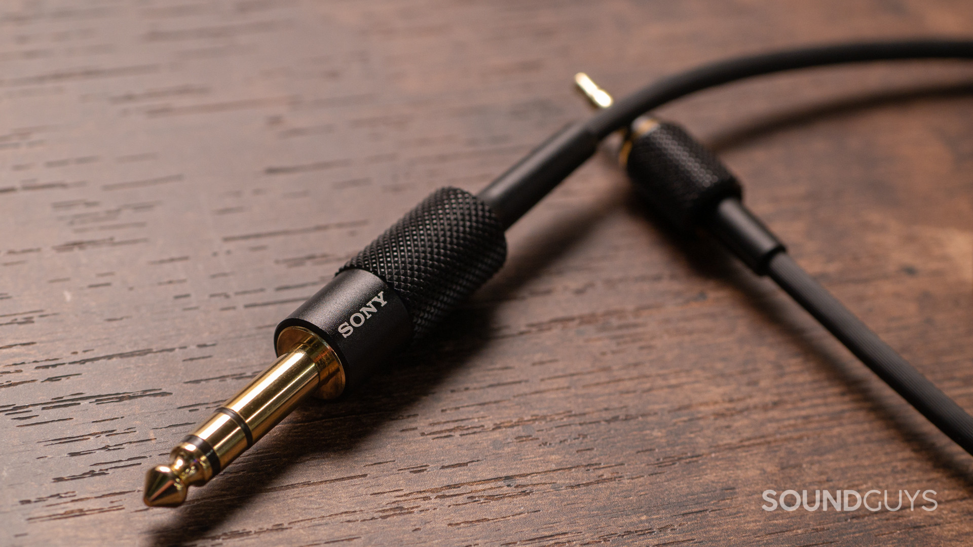 sony-mdr-mv1-TRS The 6.3mm TRS plug of the Sony MDR-MV1.