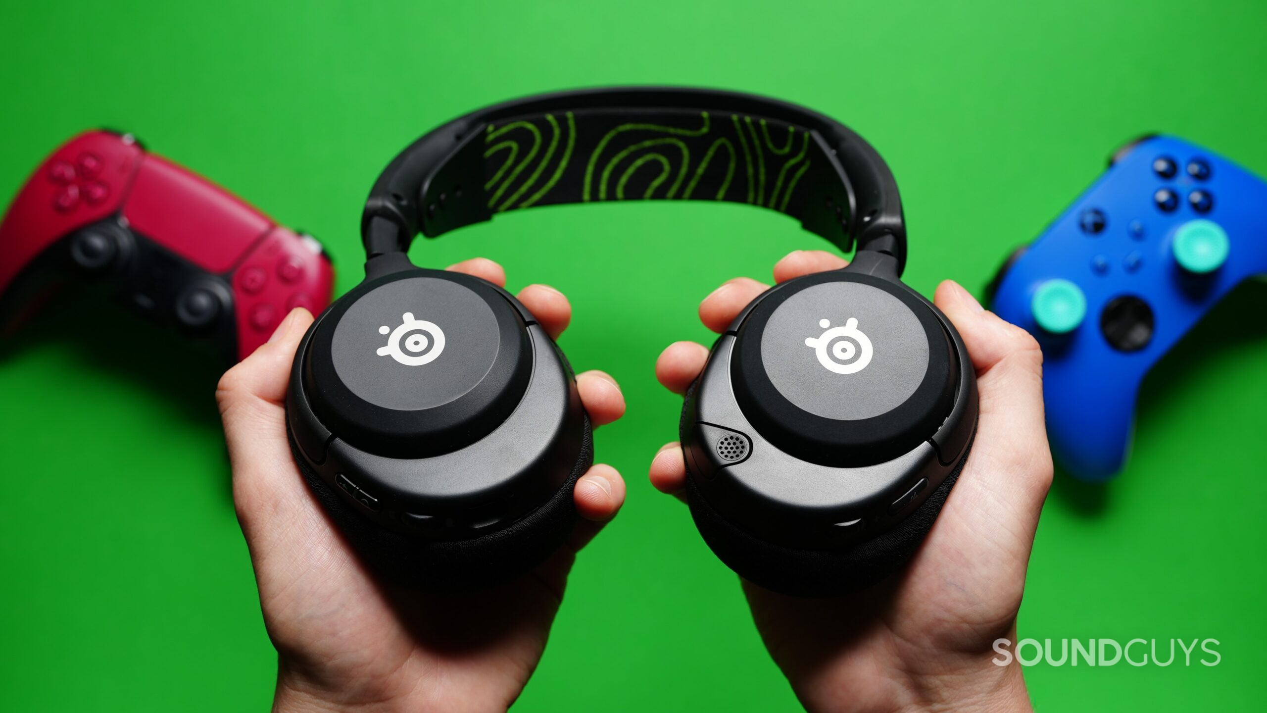 SteelSeries Arctis Nova 5X in hand SteelSeries Arctis Nova 5X gaming headset in hand