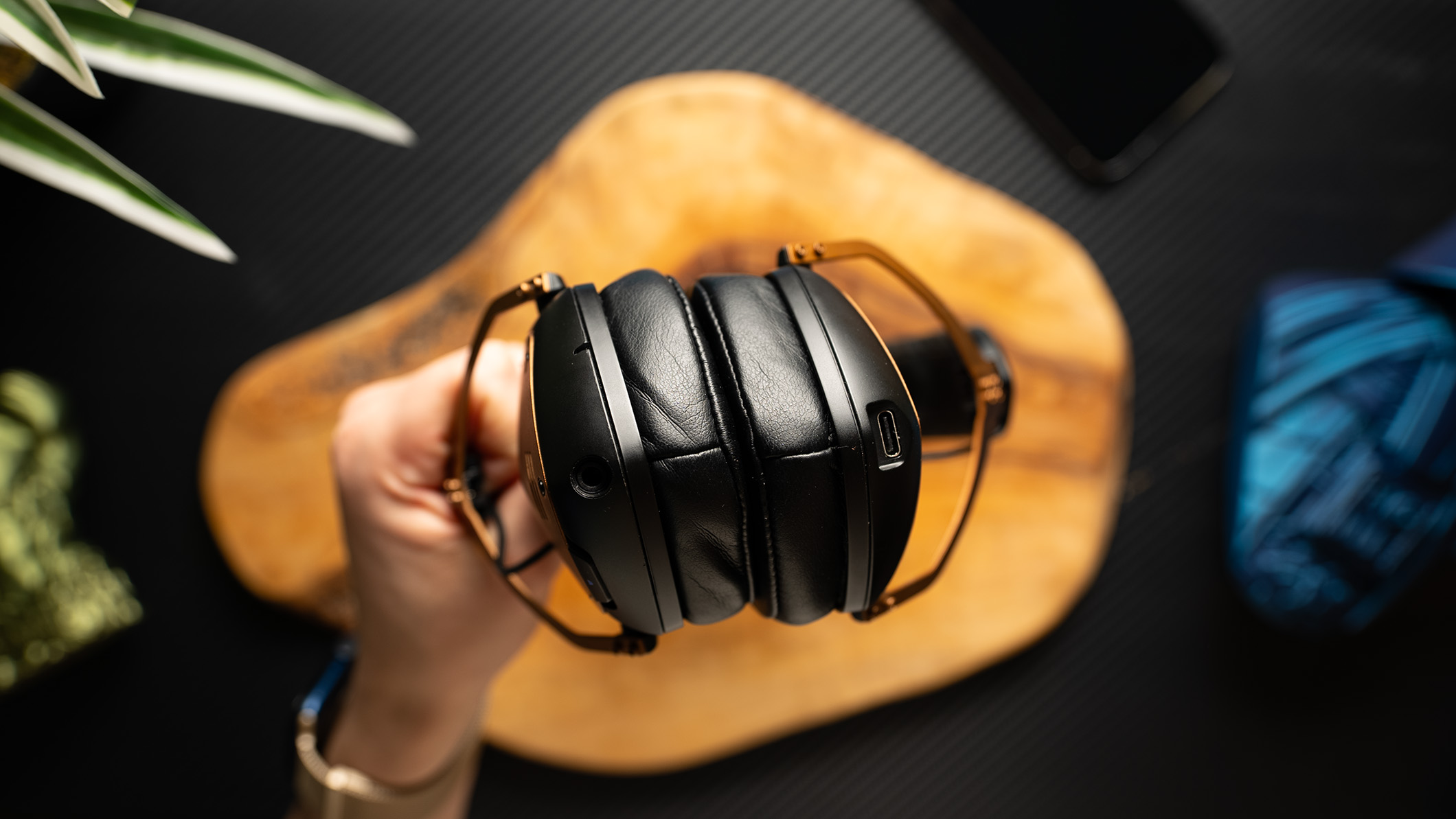 V-moda Crossfade 3 Wireless ports V-MODA Crossfade 3 Wireless USB-C charging port and 3.5mm input.