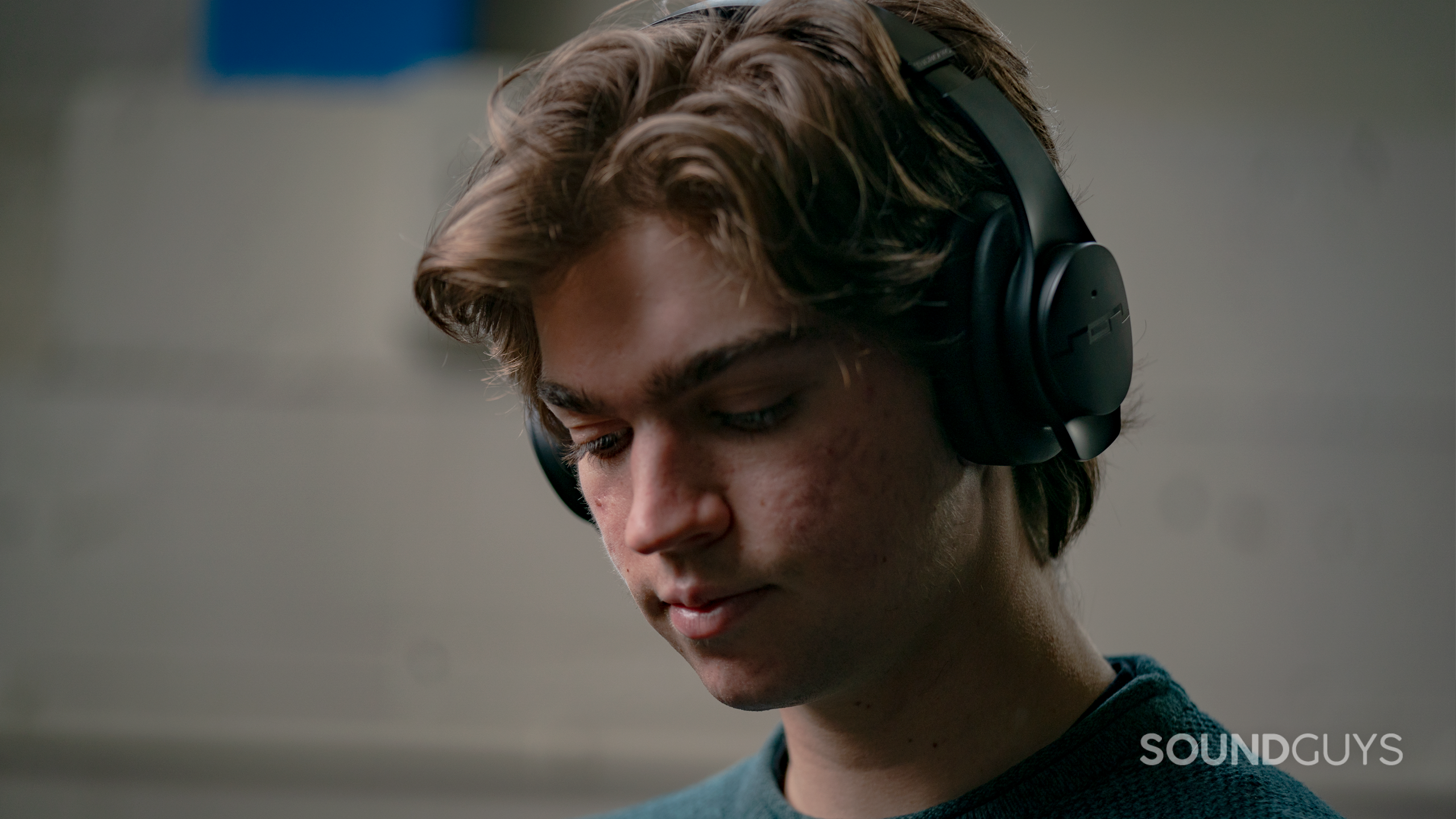 Sol-Republic-Soundtrack-Pro-person-listening-edited Sol Republic Soundtrack Pro shown on mans head listening to music